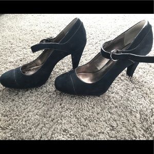Navy blue Mary Jane heels